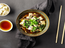 Pesquisadores sugerem um "cardápio para curar ressaca" com pratos asiáticos conhecidos para ajudar os brasileiros a se recuperarem rapidamente