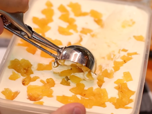 Sorvete caseiro de abacaxi com textura profissional: aprendi com um pai o ingrediente que deixa a sobremesa extremamente cremosa