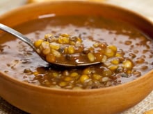 Os chefs bascos concordam: "Para fazer lentilhas perfeitas, basta refogar azeite, alho e páprica"
