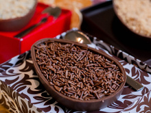 Economize no Ovo de Páscoa: o segredo dos confeiteiros para gastar menos e vender mais está nesse recheio inteligente