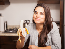 Passei a comer uma banana depois do jantar desde que descobri os benefícios desse hábito delicioso para a minha saúde