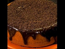 Bolo de cenoura vulcão