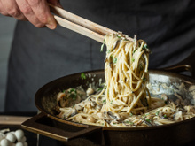 Como fazer macarrão muito cremoso em só uma panela: os italianos odeiam esse modo de preparo!