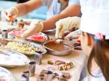 Páscoa em casa: 7 acessórios para fazer chocolate caseiro com a família