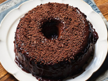 Meus filhos amam esse bolinho de chocolate porque ele derrete na boca de tão macio e fofinho