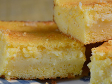 Bolo de fubá cremoso com queijo ralado no liquidificador: fácil, rápido e delicioso assim só na receita do TudoGostoso