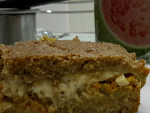 Torta integral com recheio de cenoura e queijo branco