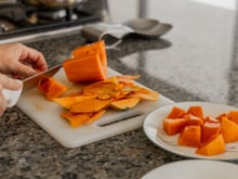 Não jogue mais as cascas do mamão fora, faça essa receita e economize!
