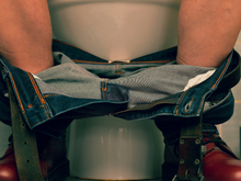 Nem mamão, nem ameixa: a fruta que você deve comer para ir ao banheiro e não sofrer com prisão de ventre e fezes acumuladas é outra, segundo Harvard