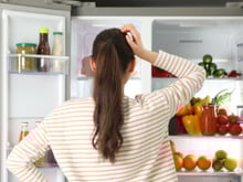 Sua comida fica com gosto de geladeira? Saiba porque isso acontece e como evitar!