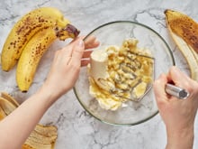 8 maneiras de incluir banana na alimentação em pratos salgados e doces