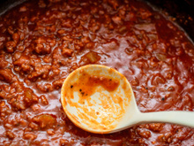 Como fazer um autêntico molho à bolonhesa? Receita tradicional leva um ingrediente que muitos esquecem