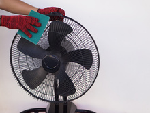 A melhor misturinha caseira para limpar ventilador de um jeito rápido e fácil e garantir um frescor no calorão das festas de fim de ano