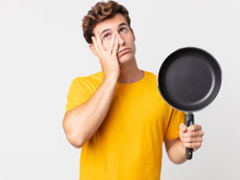 Inacreditável, mas verdade: as pessoas só agora estão descobrindo para que serve o furo da panela