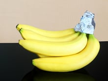 Por que coloco papel-alumínio na banana: esse truque funciona e vai te surpreender!