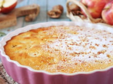 Bolo de maçã: uma receita fofa e úmida, sem farinha nem açúcar, com apenas 5 ingredientes