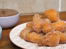 Quando a chuva começa a cair, já sei: é hora de correr para a cozinha e preparar o bolinho de chuva do TudoGostoso