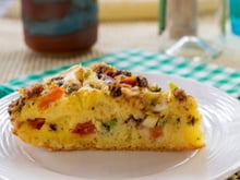 Torta de sardinha é uma verdadeira perdição e cai bem como prato principal ou lanche simples e gostoso