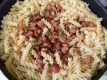 Macarrão bolonhesa com linguiça no forno