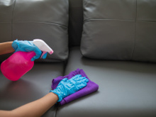 Adeus, sofá manchado! Aprenda os segredos para manter seu estofado limpo, bonito e protegido