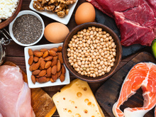 7 comidas com mais proteína que o ovo para incluir nas suas refeições já