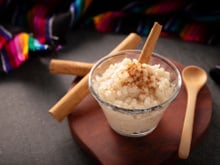 Essa receita de arroz doce à moda antiga tem gostinho de Festa Junina da escola; veja como é fácil fazer!