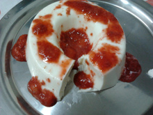 Manjar de coco com calda de morango diet