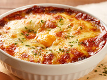 Abobrinhas gratinadas com tomate e mussarela de comer e chorar por mais: anote a receita agora!