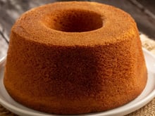 Eu testei receitas de bolo durante 11 anos e finalmente descobri a melhor forma de fazer para ficar fofinho e úmido