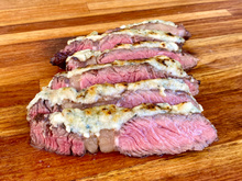 Ancho assado com crosta de gorgonzola