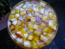 Gelatina com frutas simples