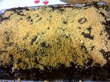 Bolo de brigadeiro com paçoca