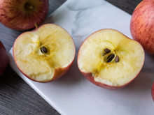 Esse truque de cozinha evita que as frutas escureçam depois de fatiadas