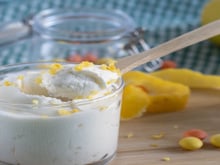 Este creme de limão fica pronto em apenas 20 minutos e é a sobremesa perfeita para os dias ensolarados!