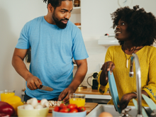 Segundo a psicologia, pessoas que arrumam tudo enquanto cozinham têm estes 8 traços de personalidade