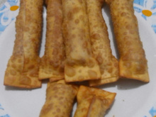 Enroladinho de salsicha com massa de pastel
