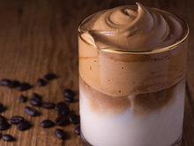 É assim que você faz café cremoso em casa: tão gostoso quanto o da cafeteria e muito mais barato