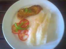 Macaxeira com frango empanado