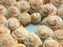 Você já comeu forrobodó? Aprenda a fazer essa rosquinha divina e fofinha com calda de coco ralado