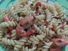 Macarrão alho e óleo com camarão