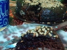 Bolo de chocolate com amendoim