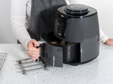 Quer uma airfryer nova? Modelo da Philco esta com 38% de desconto