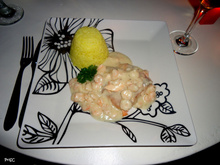 Salmão ao molho branco de camarão