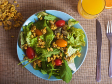 Este ingrediente secreto (barato) fará com que você realmente anseie por comer salada: eu o uso há 20 anos