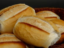 Como fazer pão francês em casa? TudoGostoso ensina o passo a passo para ter um resultado digno de padaria