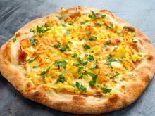 Sem glúten e deliciosa: essa pizza com massa de batata é tão crocante que você não vai acreditar que não leva farinha