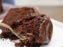 Misture chocolate com laranja e prepare um bolo macio, impossível de resistir e com sabor equilibrado na medida certa