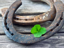 Não é só decoração: onde colocar uma ferradura em casa para atrair boa sorte, segundo o Feng Shui