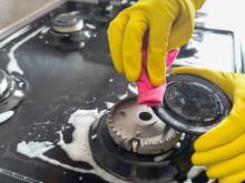 7 usos do vinagre de álcool na limpeza da casa que vão te surpreender (o segundo você nunca imaginou!)