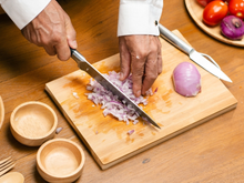 Pouca gente conhece esse truque barato e prático que chefs usam com a faca, mas o TudoGostoso revela como funciona